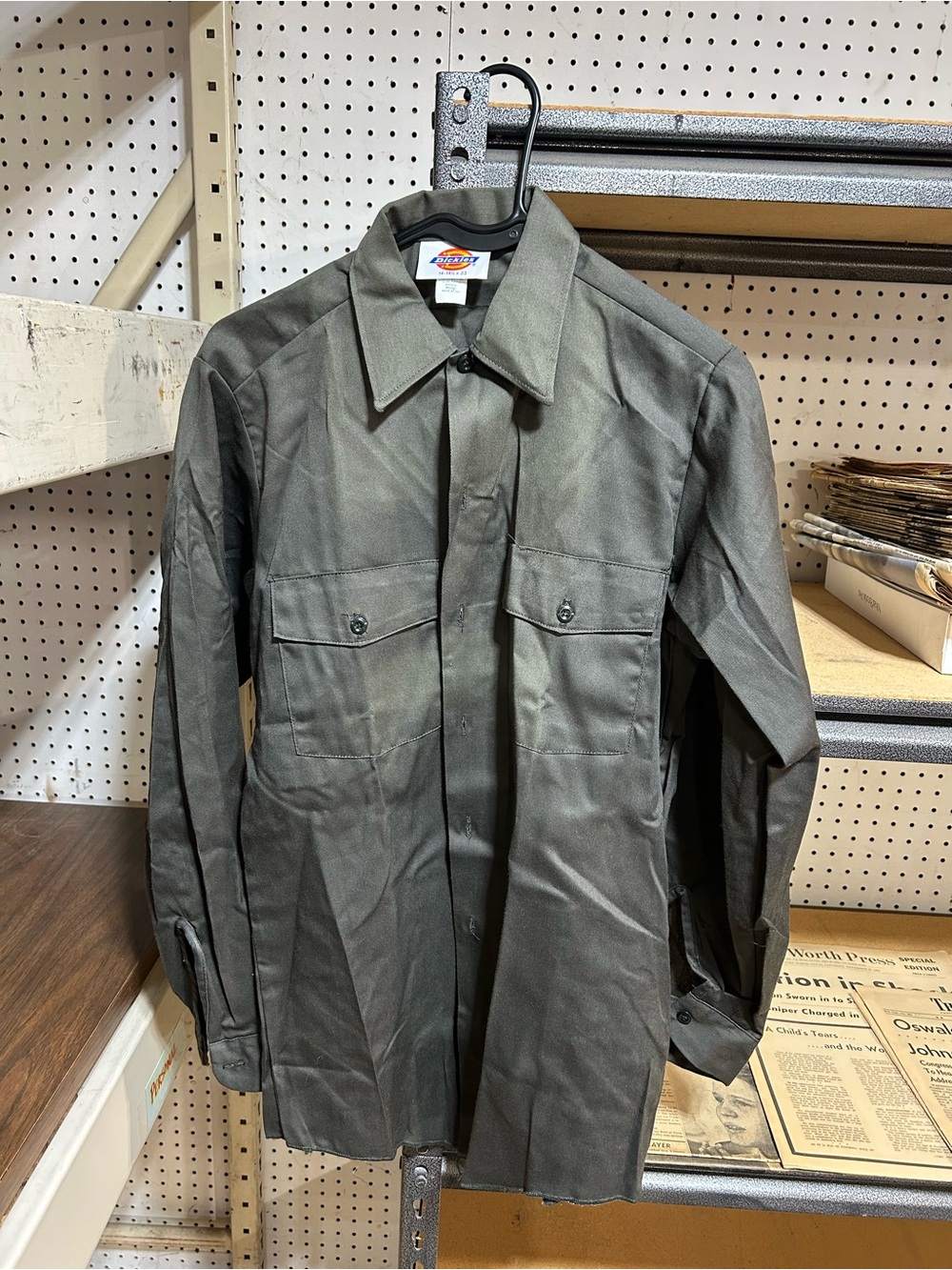 Dickies Olive Green Men’s Casual Button-Down Shirt